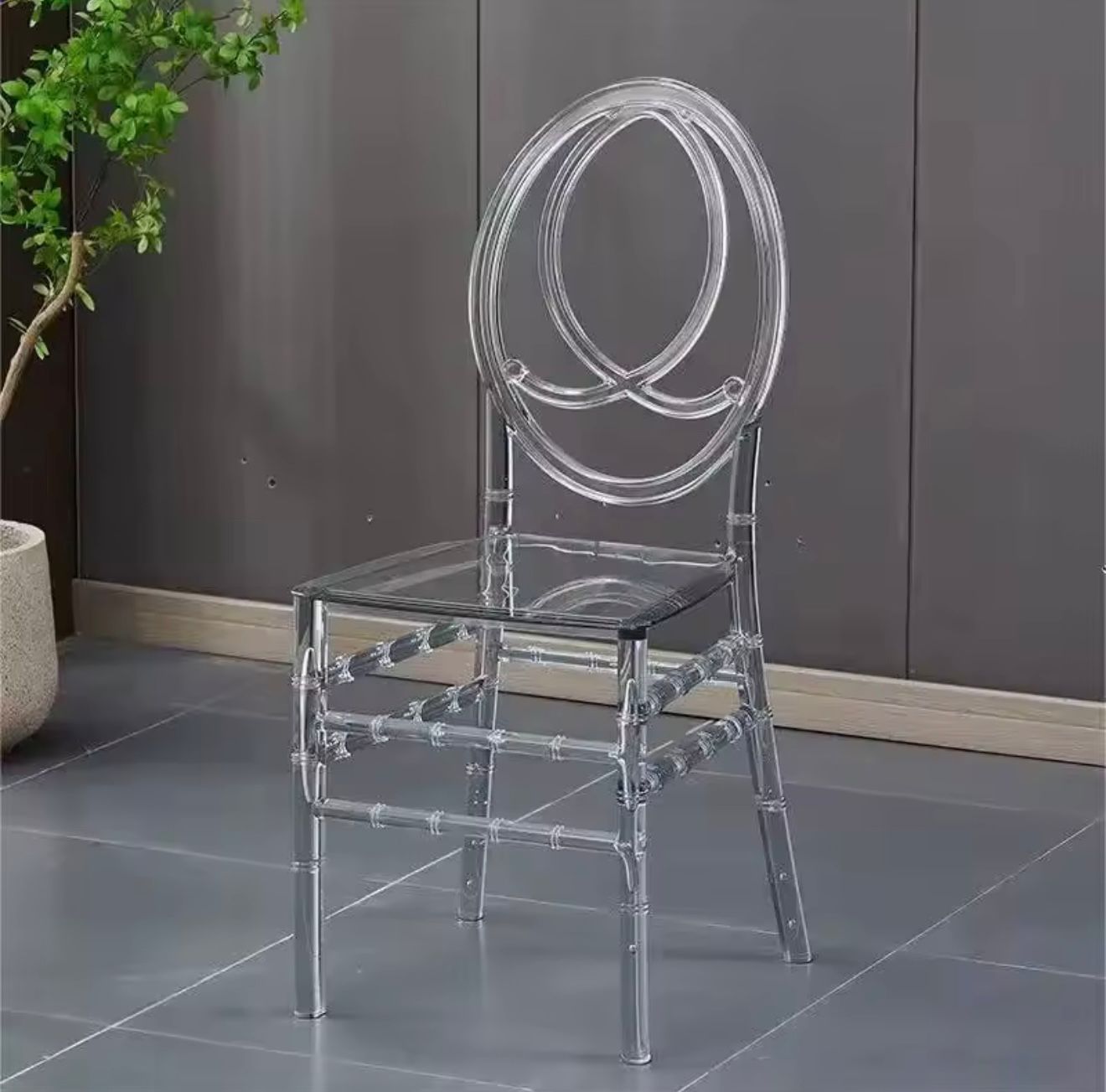 chaise napoléon rond transparente plexi